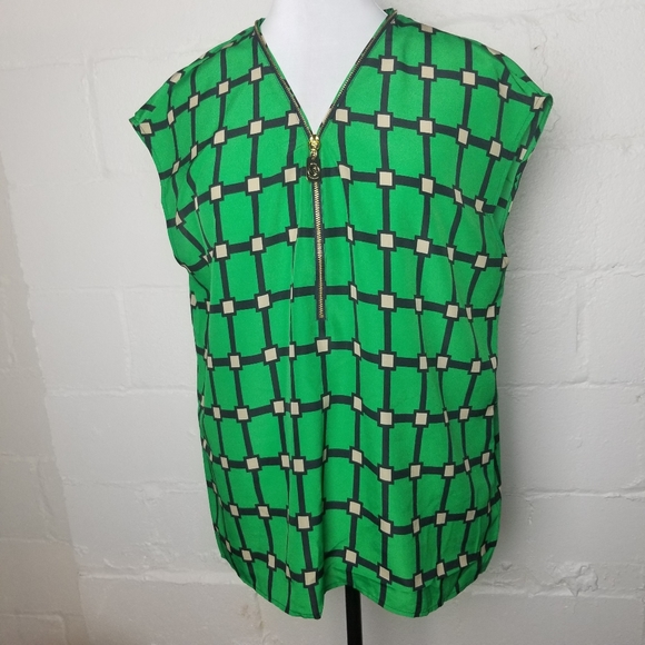 Collection of tops, tunics, and shells, M-XL - Picture 7 of 7